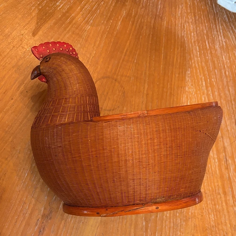 Handcrafted Wicker Hen Basket - Brown